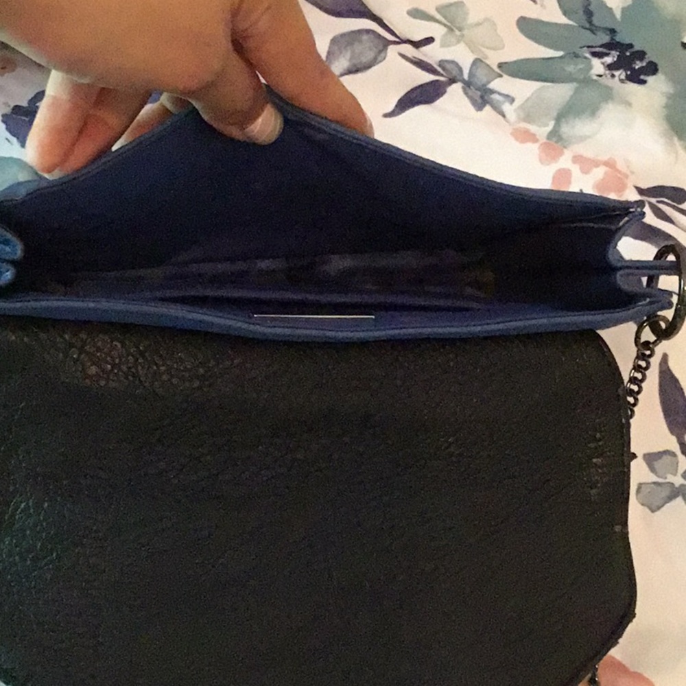Purse - Picture 4 of 4